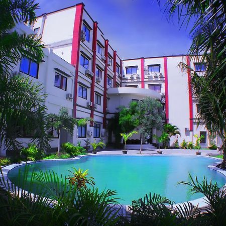 Grand Duta Hotel Palu Exterior photo