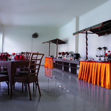 Grand Duta Hotel Palu Exterior photo