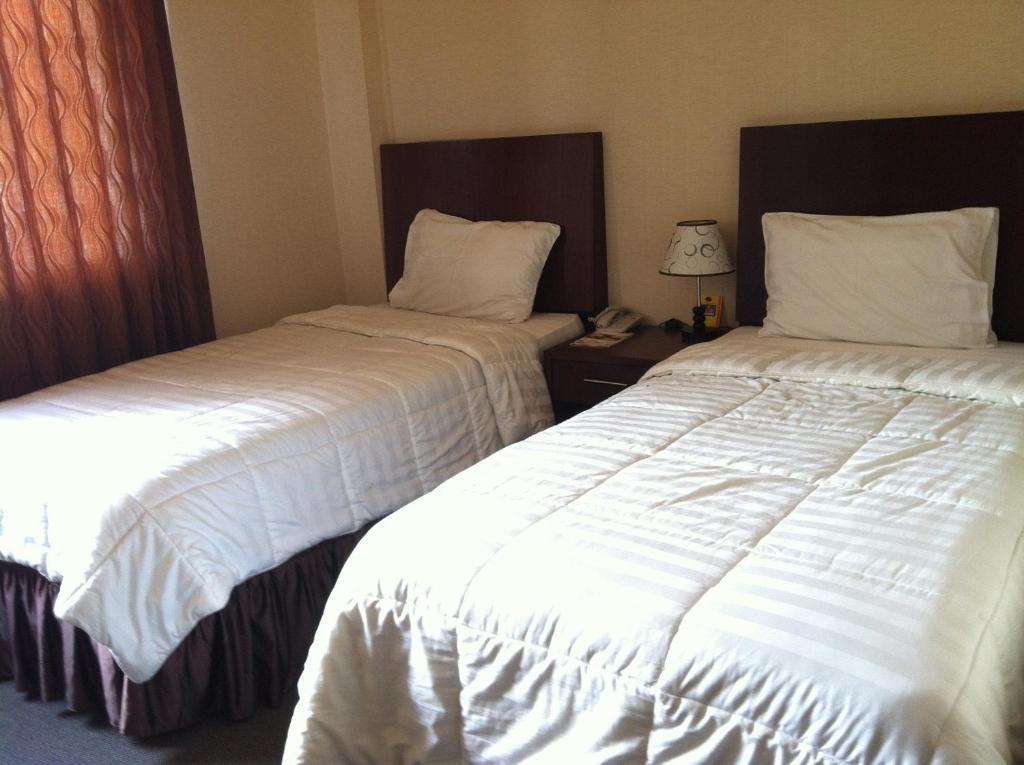Grand Duta Hotel Palu Room photo
