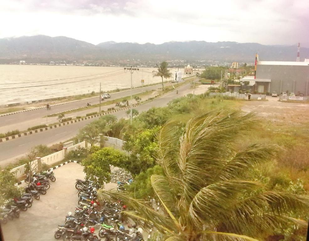 Grand Duta Hotel Palu Exterior photo